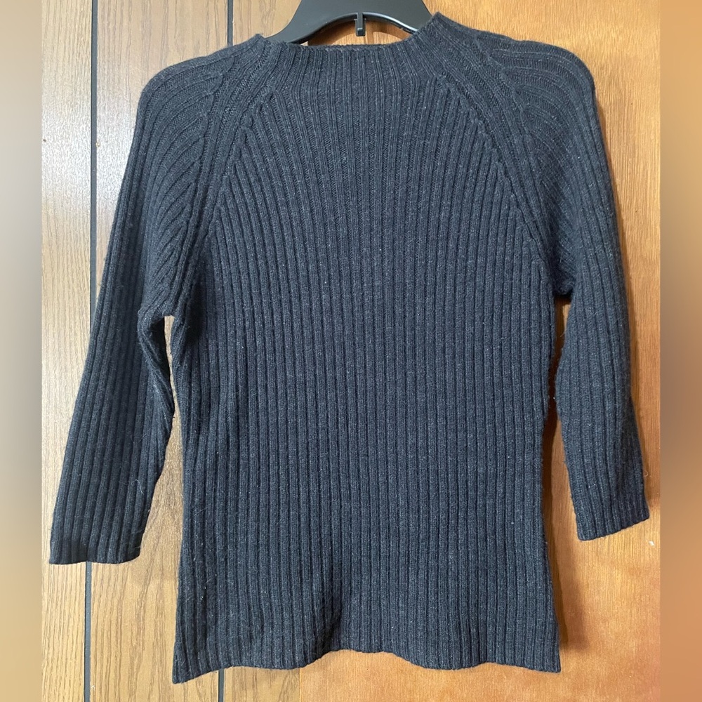 Old Navy Women’s Wool & Acrylic Sweater. 3/4 Sleeves. Large. Vintage. Good Cond.
